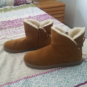 NWT Koolaburra by Uggs boots